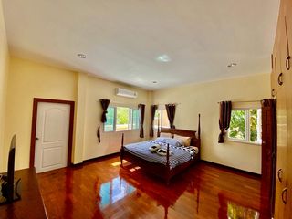 À louer 5 chambres maison à Bang Lamung, Chonburi