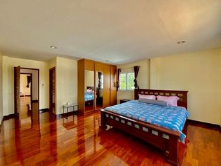 À louer 5 chambres maison à Bang Lamung, Chonburi