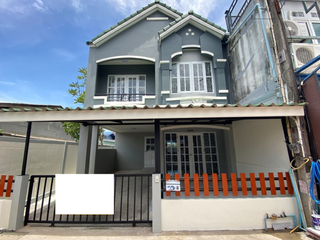 Casa adosada en venta de 3 habitaciones en Mueang Rayong, Rayong