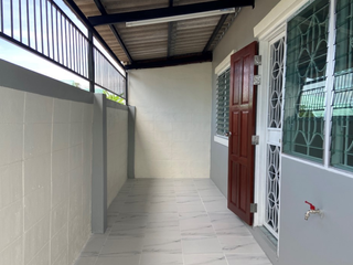 À vendre 3 chambres maison de ville à Mueang Rayong, Rayong
