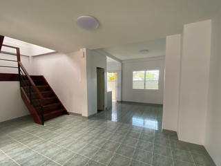 Casa adosada en venta de 3 habitaciones en Mueang Rayong, Rayong