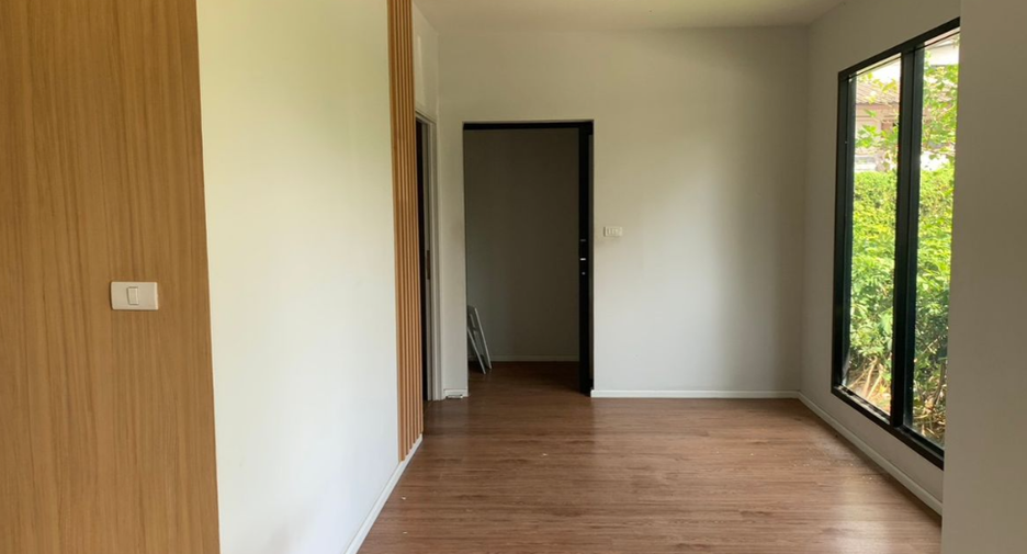For rent retail Space in Mueang Samut Prakan, Samut Prakan