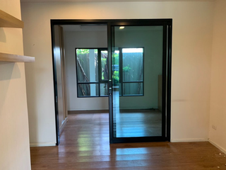 For rent retail Space in Mueang Samut Prakan, Samut Prakan