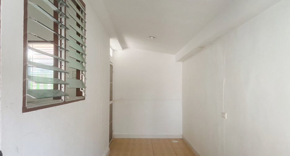 Haus zum Kauf mit 1 Zimmer in Mueang Rayong, Rayong