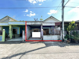 Casa adosada en venta de 2 habitaciones en Pluak Daeng, Rayong