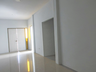 À vendre 2 chambres maison à Pluak Daeng, Rayong