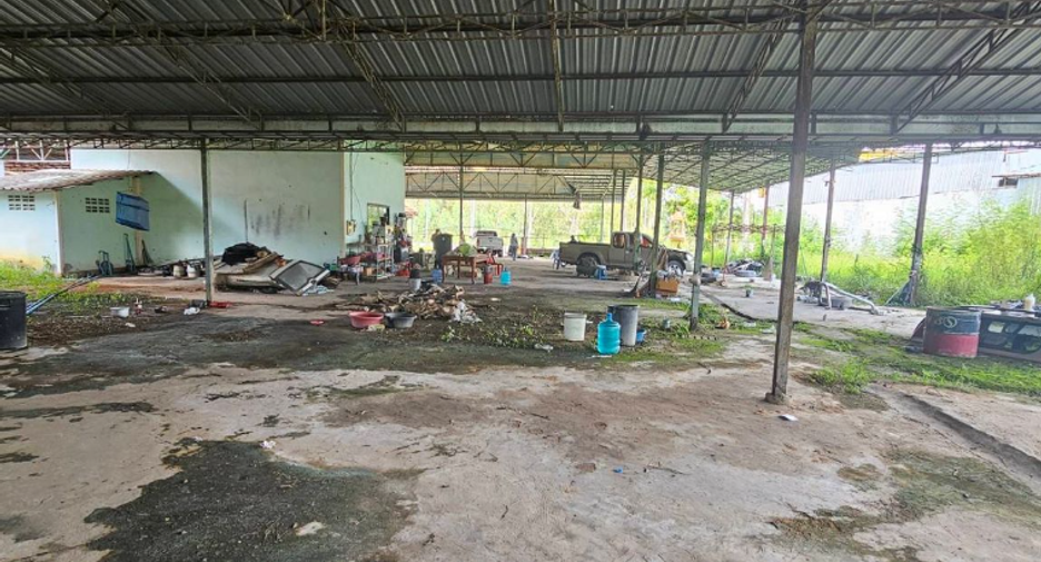 À vendre local commercial à Mueang Roi Et, Roi Et