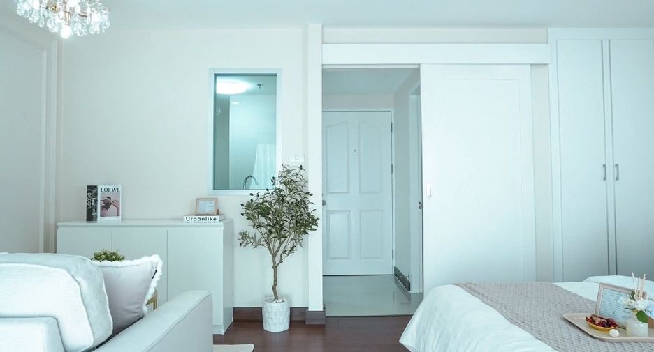 For sale 1 bed condo in Phra Khanong, Bangkok