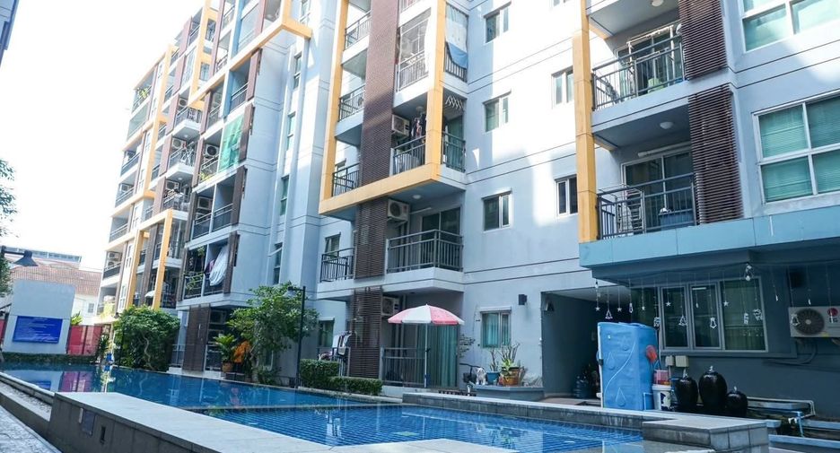 For sale 1 bed condo in Phra Khanong, Bangkok