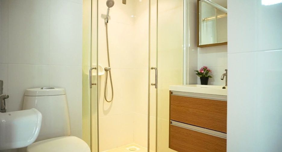For sale 1 bed condo in Phra Khanong, Bangkok