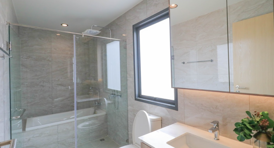 Haus zum Kauf mit 4 Zimmer in Bang Lamung, Chonburi