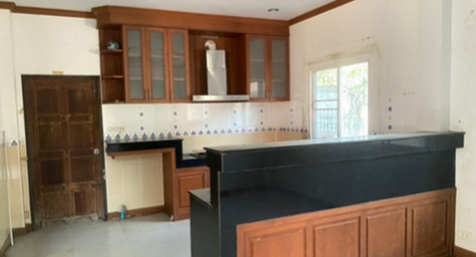 À vendre 5 chambres maison à Sattahip, Pattaya