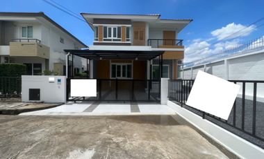 For sale 4 bedrooms house in Bang Khun Thian, Bangkok