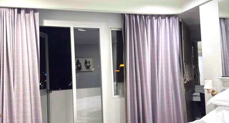 For rent 3 bedrooms condo in Watthana, Bangkok