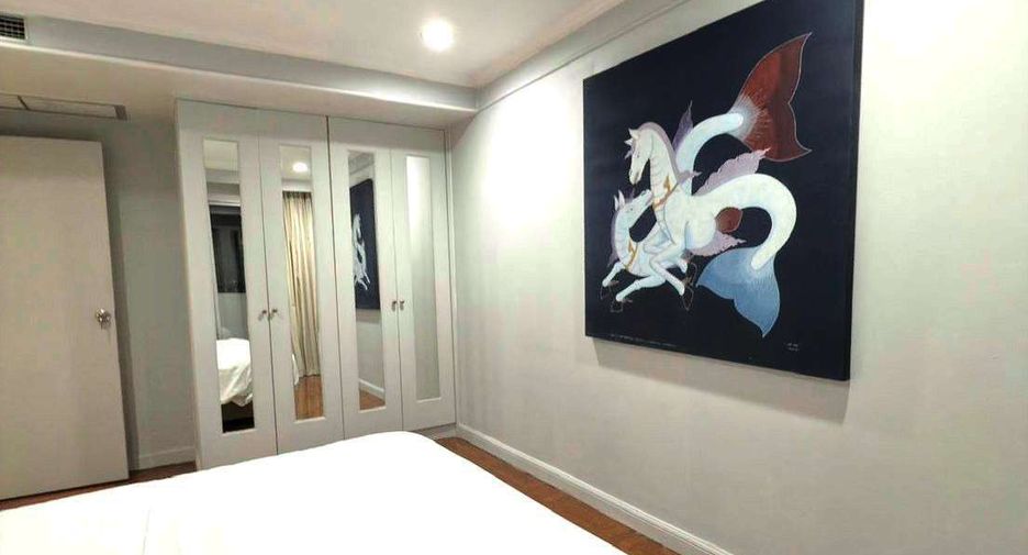 For rent 3 bedrooms condo in Watthana, Bangkok