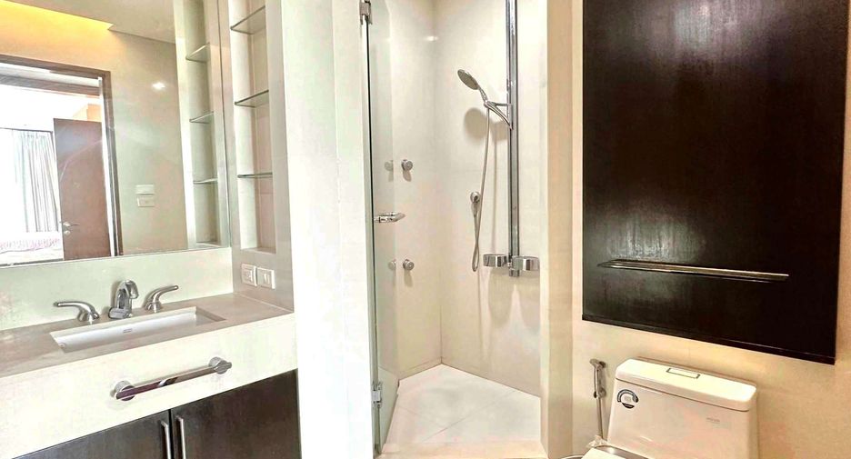 Wohnung zur Miete mit 2 Zimmer in Pathum Wan, Bangkok