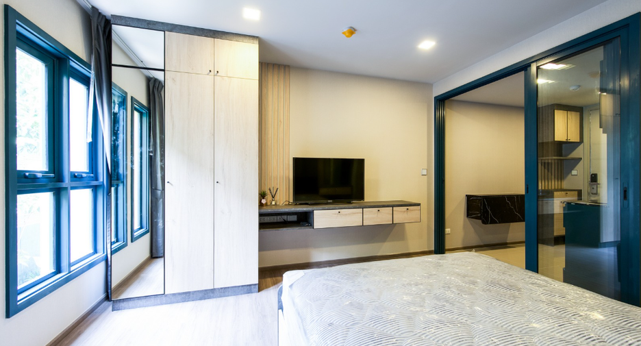 For sale 1 bed condo in Khlong Toei, Bangkok