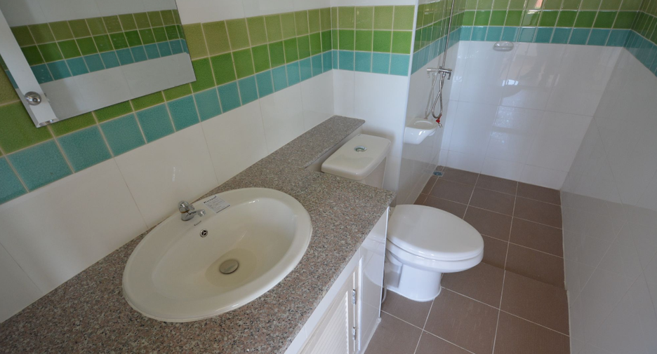 For sale 1 bed townhouse in Mueang Samut Prakan, Samut Prakan