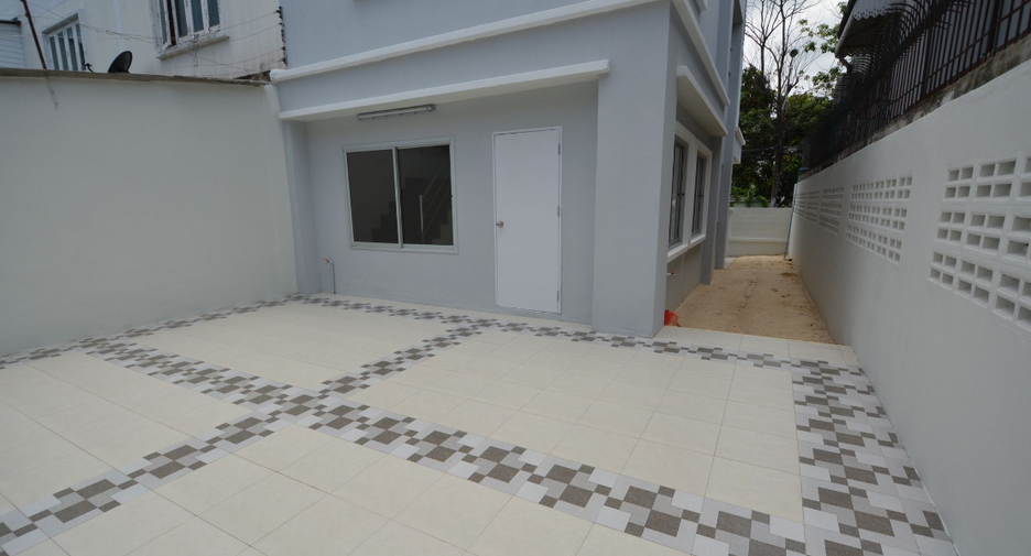 For sale 1 bed townhouse in Mueang Samut Prakan, Samut Prakan