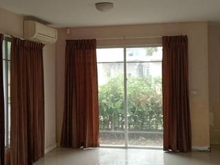 Casa en venta de 3 habitaciones en Khlong Sam Wa, Bangkok