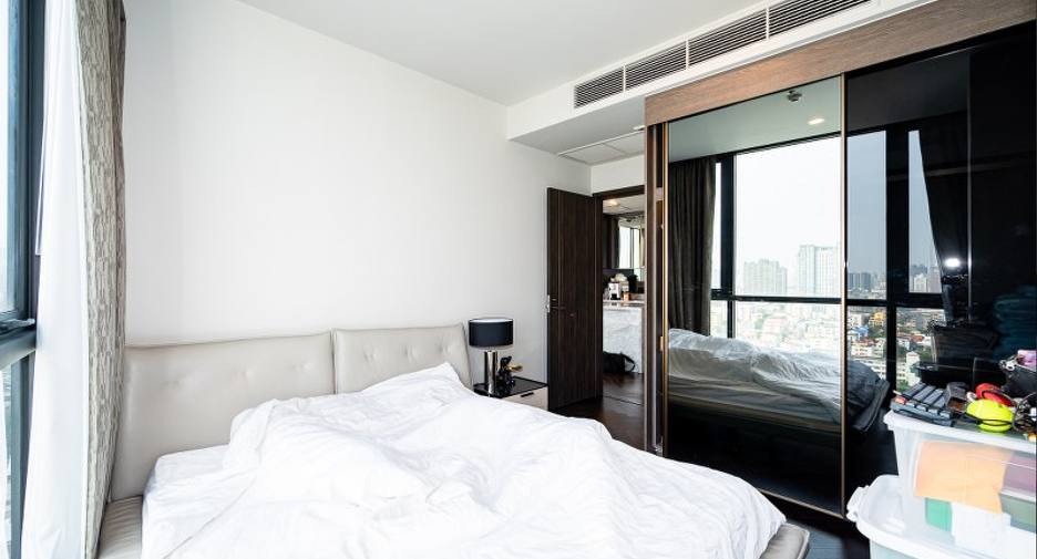 For sale 2 bedrooms condo in Phaya Thai, Bangkok