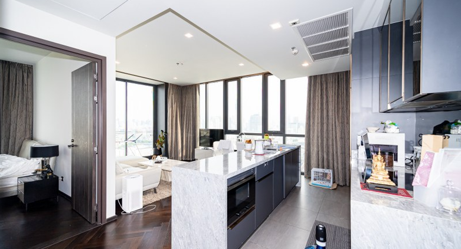 For sale 2 bedrooms condo in Phaya Thai, Bangkok