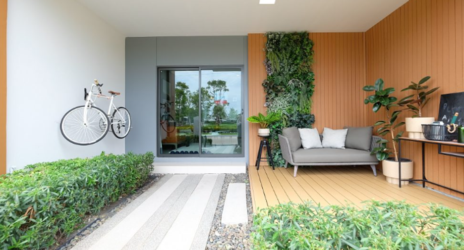 For sale 4 bedrooms townhouse in Bang Sao Thong, Samut Prakan