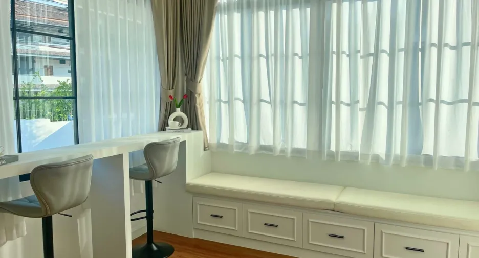 For rent 4 bedrooms villa in Bang Lamung, Chonburi
