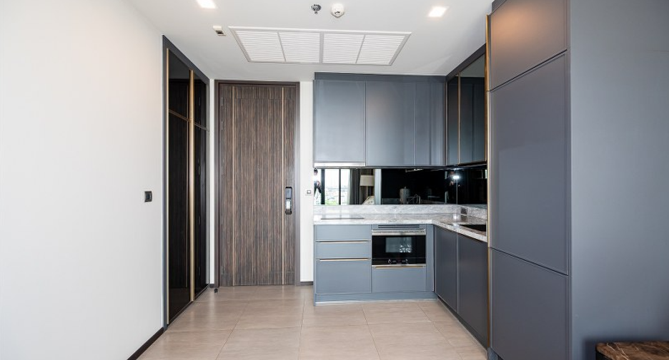For sale 1 bed condo in Phaya Thai, Bangkok