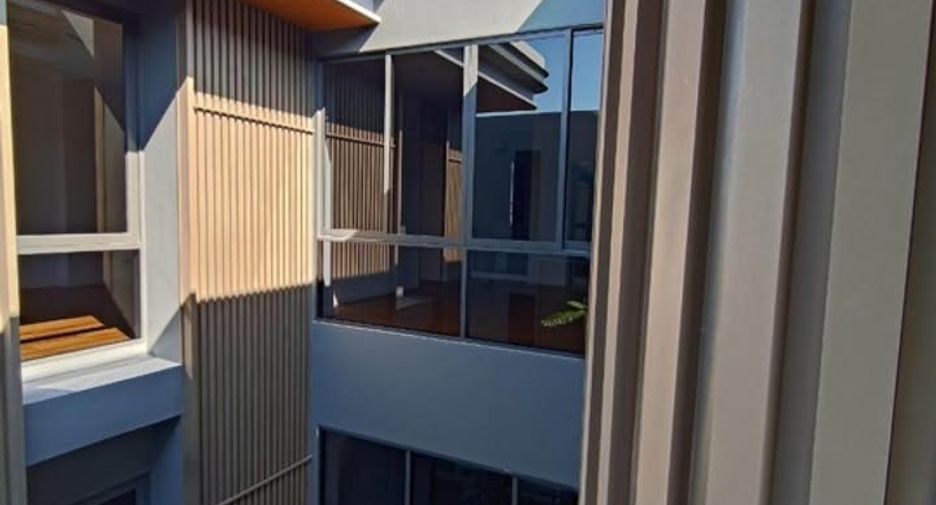 For rent 4 bedrooms house in Wang Thonglang, Bangkok