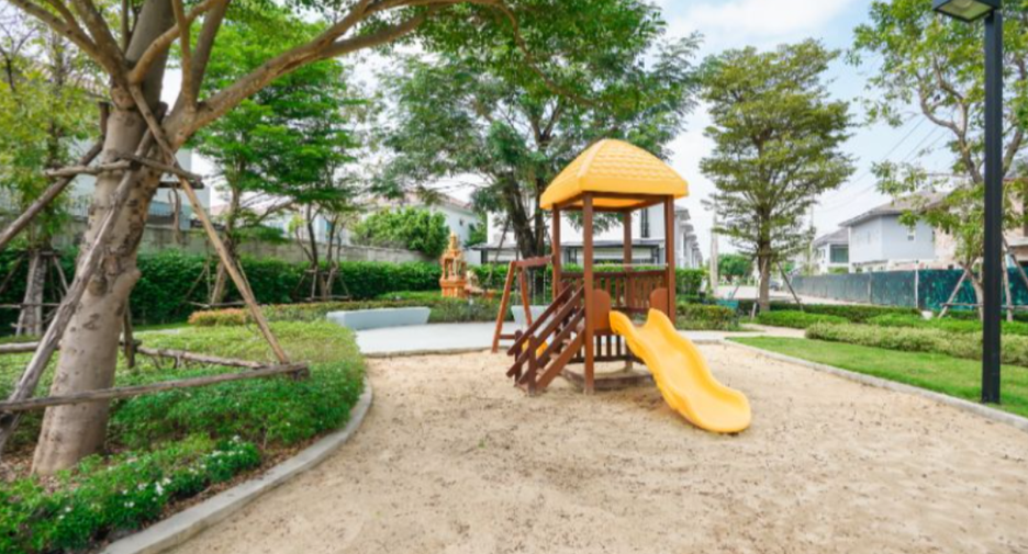 Casa en venta de 4 habitaciones en Lam Luk Ka, Pathum Thani