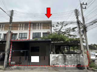 Casa adosada en venta de 2 habitaciones en Pluak Daeng, Rayong