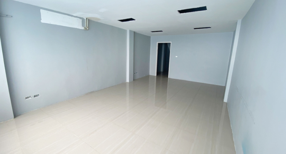 Local comercial en venta de 1 habitaciones en Sai Mai, Bangkok