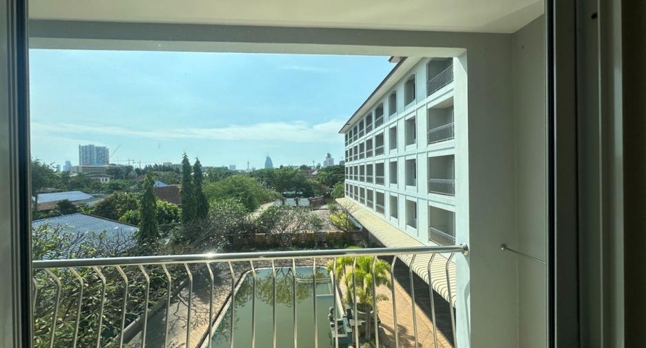 For sale 11 bedrooms hotel in Bang Lamung, Chonburi
