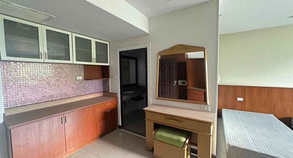 For sale 11 bedrooms hotel in Bang Lamung, Chonburi