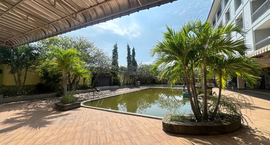For sale 11 bedrooms hotel in Bang Lamung, Chonburi