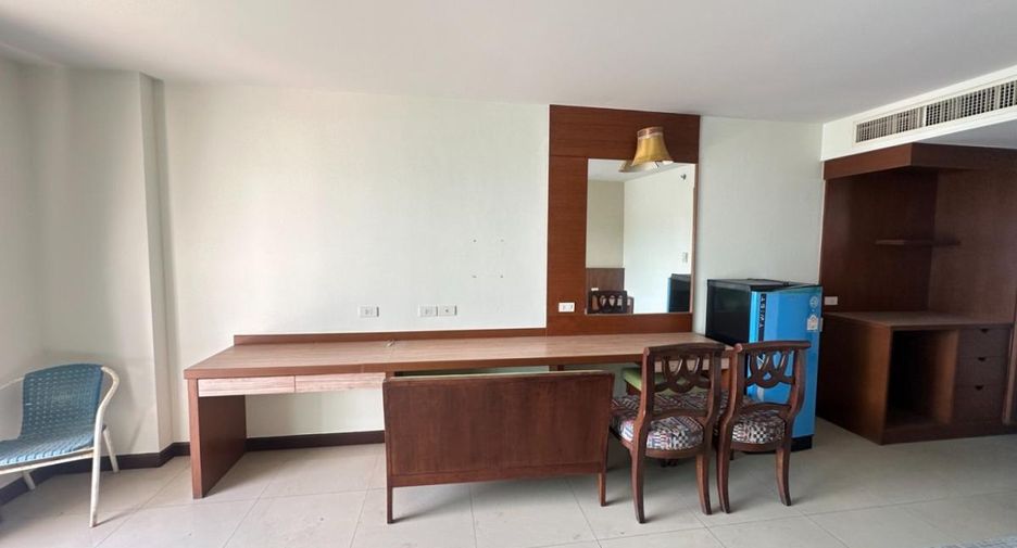 For sale 11 bedrooms hotel in Bang Lamung, Chonburi