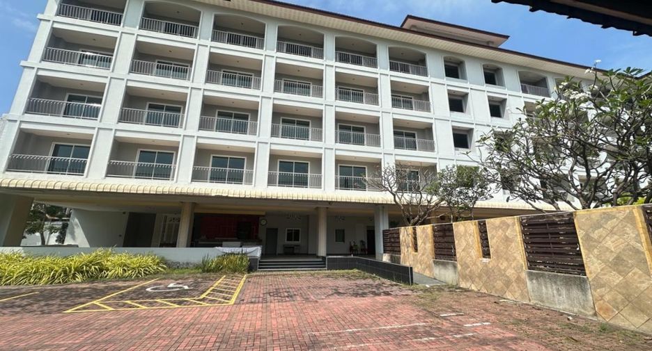 For sale 11 bedrooms hotel in Bang Lamung, Chonburi