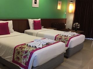 For sale 11 bedrooms hotel in Bang Lamung, Chonburi