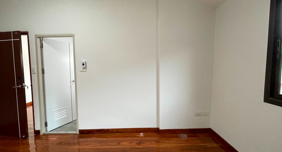For sale 3 ベッドルーム house in Mueang Udon Thani, Udon Thani