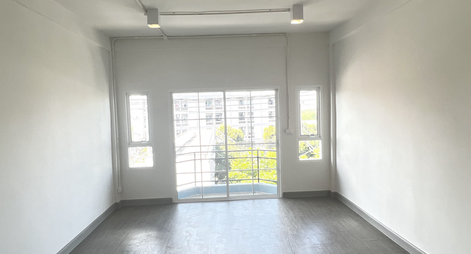 For sale 1 bed retail Space in Bueng Kum, Bangkok