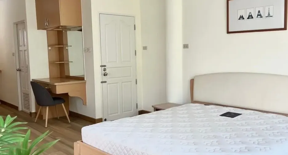 Haus zur Miete mit 4 Zimmer in Sathon, Bangkok