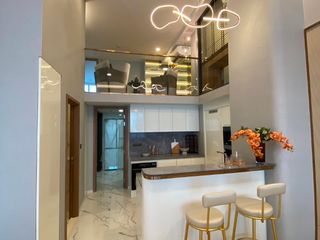 À vendre 3 chambres condo à Huai Khwang, Bangkok