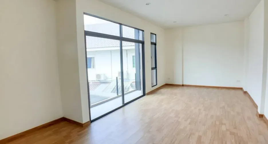 Haus zum Kauf mit 3 Zimmer in Bang Yai, Nonthaburi