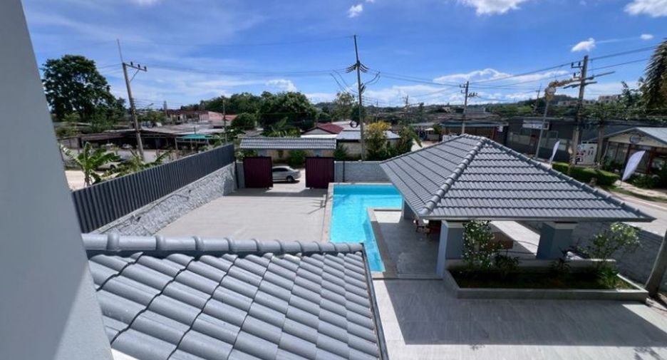 For sale 5 bedrooms house in East Pattaya, Pattaya
