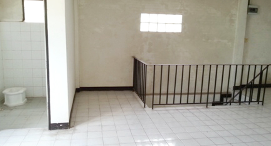 Casa adosada en venta de 3 habitaciones en Taling Chan, Bangkok