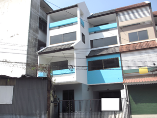 For sale 4 bedrooms retail Space in Sai Mai, Bangkok