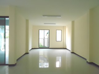 For sale 4 bedrooms retail Space in Sai Mai, Bangkok