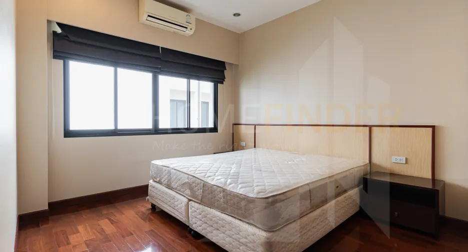 For rent 3 bedrooms condo in Khlong Toei, Bangkok