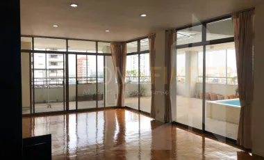 For rent 3 ベッドルーム condo in Khlong Toei, Bangkok